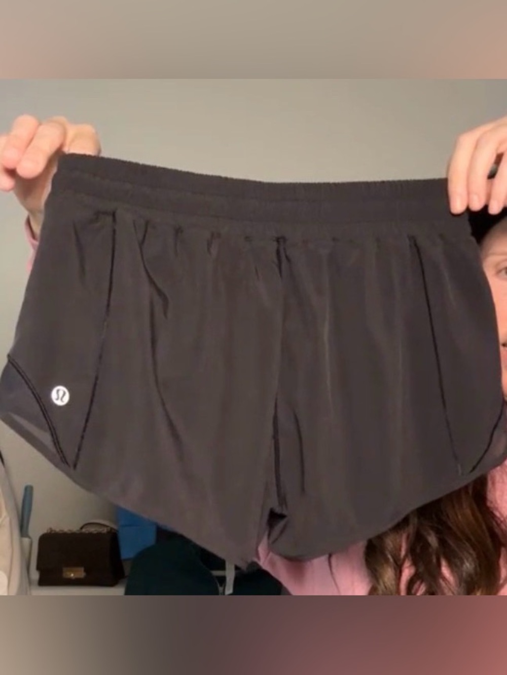 Lululemon Hottie Hot 2.5” - Size 6 Regular - Picture 2 of 8